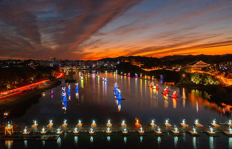 晋州南江流灯祭り