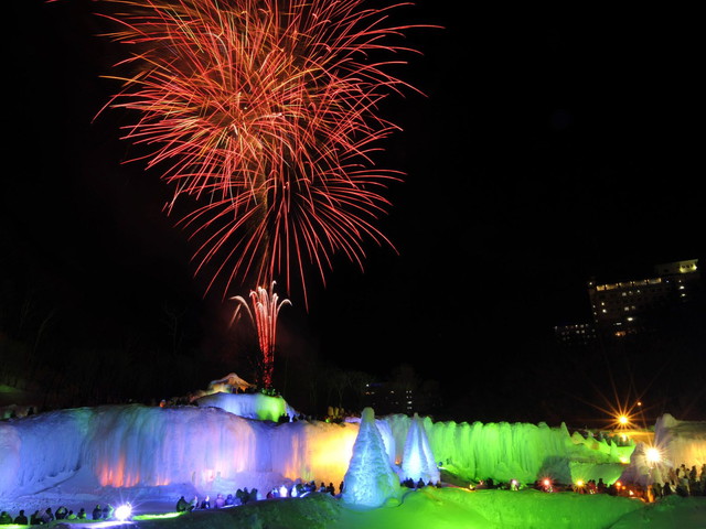 層雲峡温泉 氷瀑まつり（イメージ）