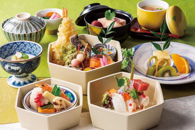 東武ホテルレバント東京「簾」日本料理三簾重　イメージ