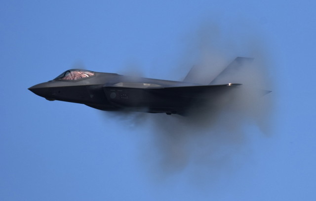 航空自衛隊302SQ　F-35Aの機動飛行展示（三沢基地航空祭2024より）