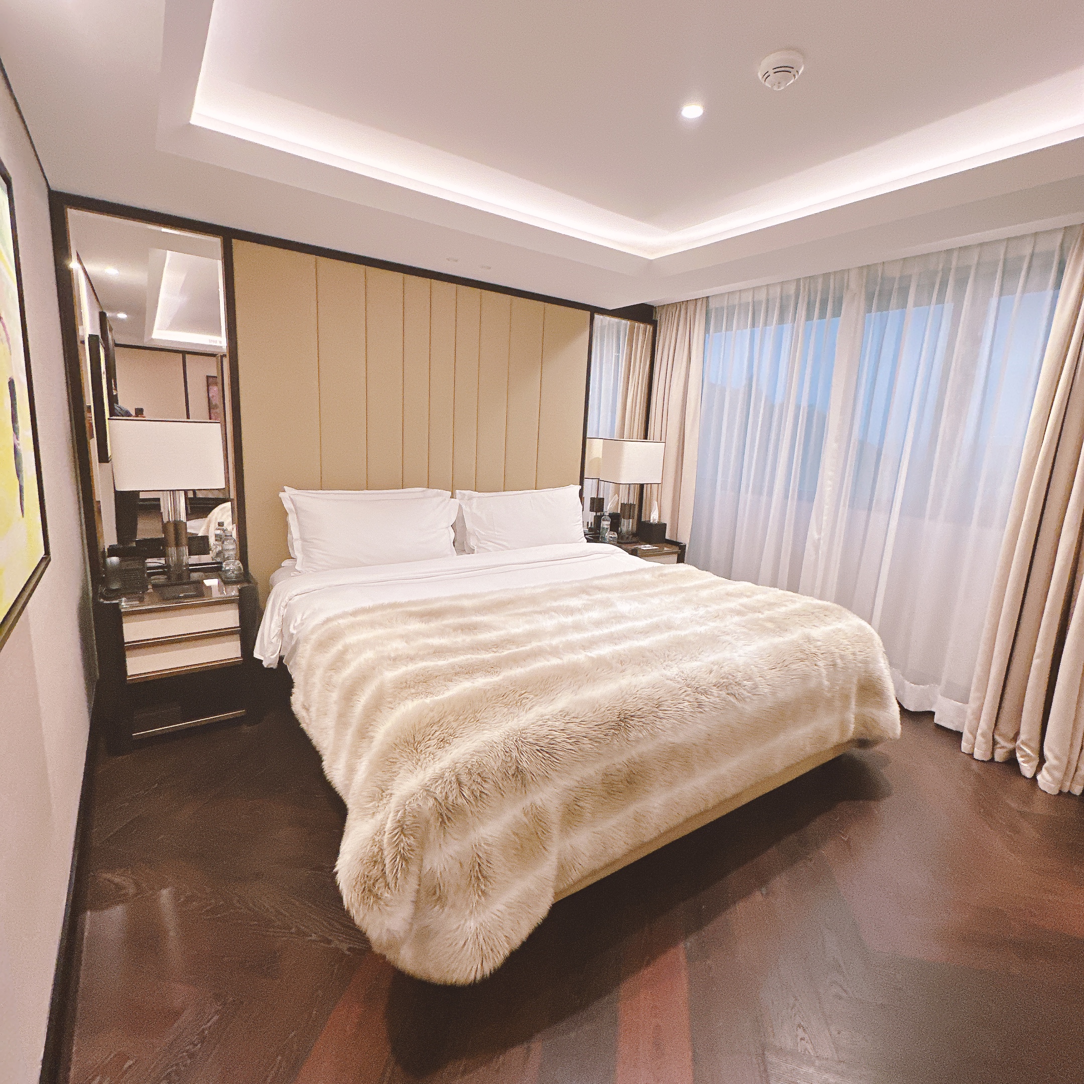 ファイブホテル 「LUXE ROOM」