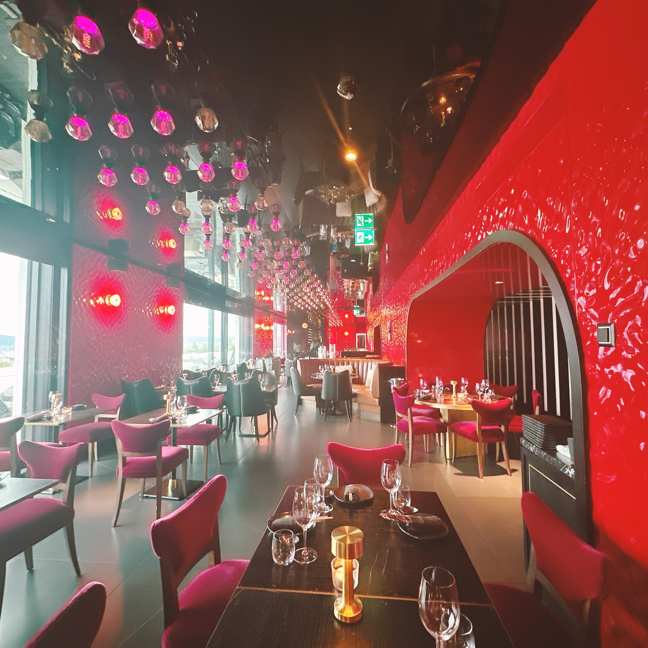 ファイブホテル「THE PENTH USE」