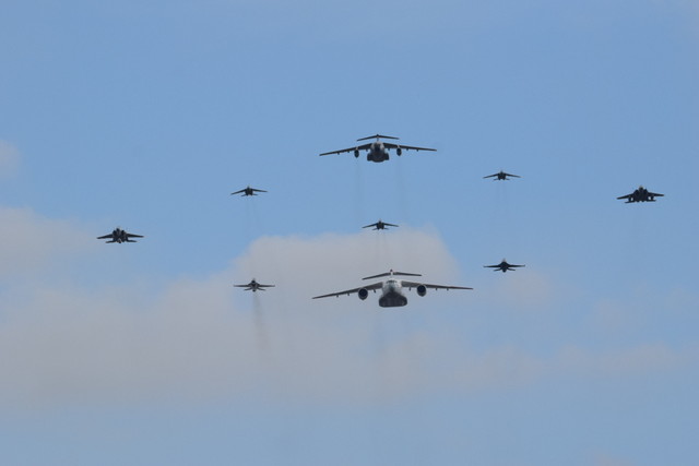 岐阜基地航空祭2024より　岐阜基地航空祭名物の異機種大編隊飛行