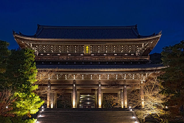 夜の知恩院(イメージ)