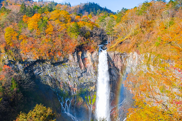 華厳滝 紅葉(イメージ)