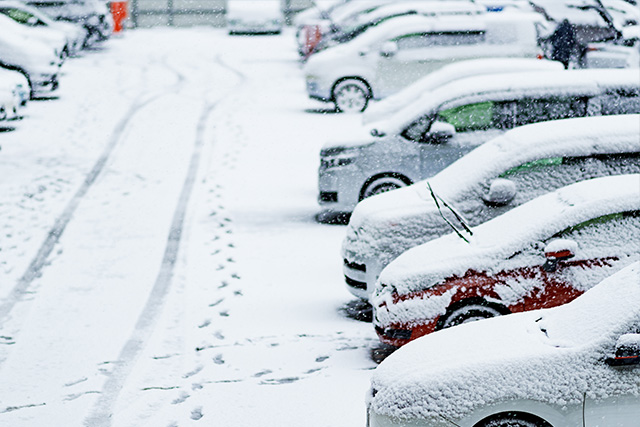 車と雪（イメージ）