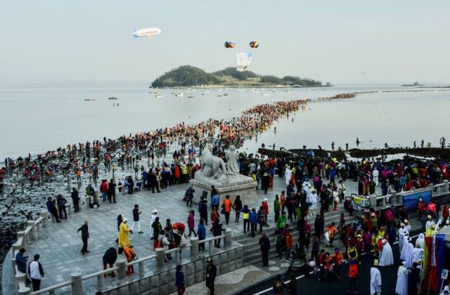 韓国_珍島_海割れ（イメージ）