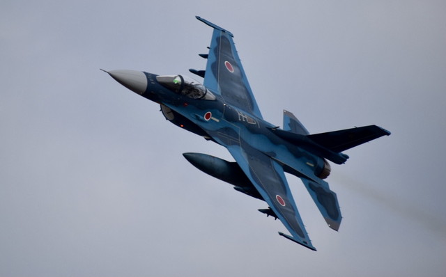 航空自衛隊 F-2戦闘機　（飛行イメージ）