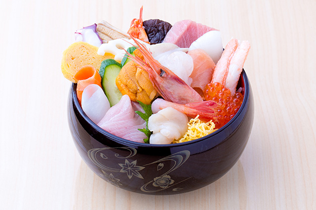 海鮮丼（イメージ）©金沢市