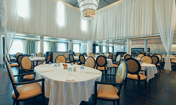 三井オーシャンフジレストラン「レストラン富士」