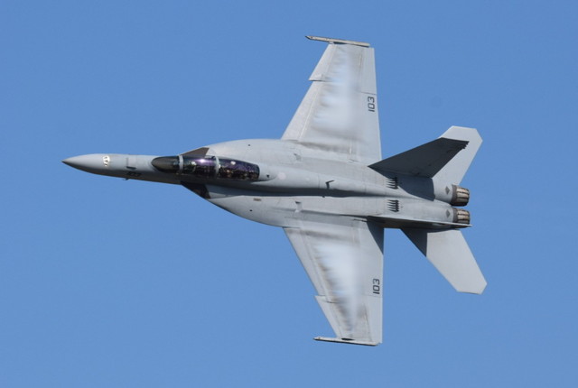 F/A-18F デモチームの機動飛行(イメージ)