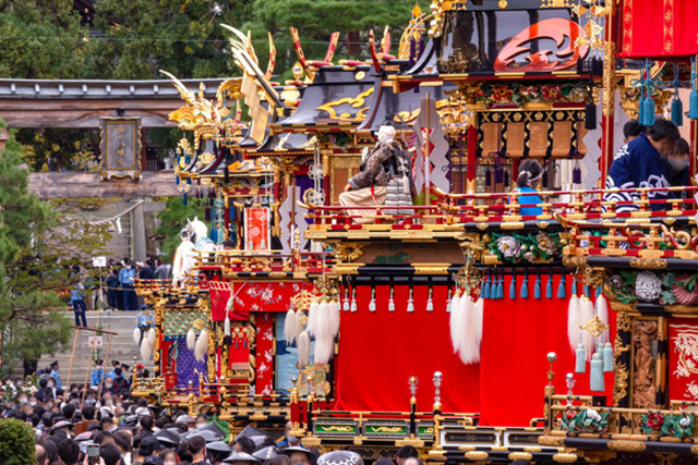 高山祭 屋台曳き揃え