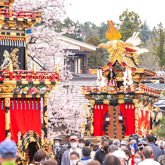 春の高山祭