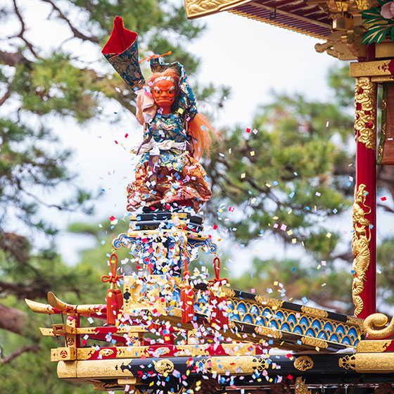 春の高山祭