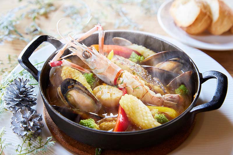 魚介の煮込みサルスエラ風