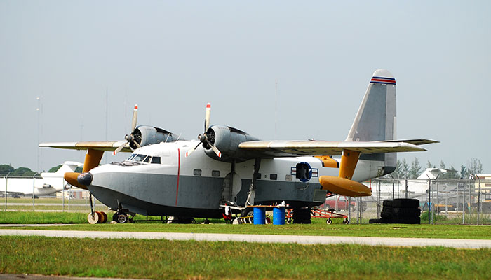 HU-16