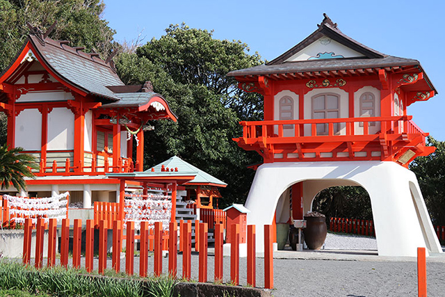 長崎鼻の龍宮神社