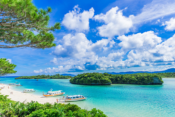 沖縄の川平湾