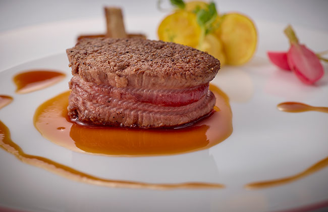 TRAIN SUITE 四季島 フランス料理